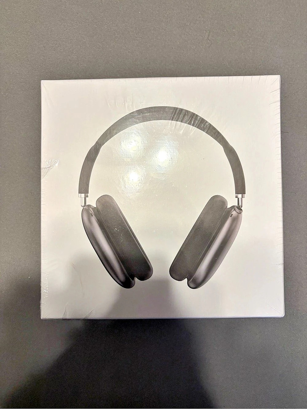 Apple Vision Pro Headset in Black & White NWT
